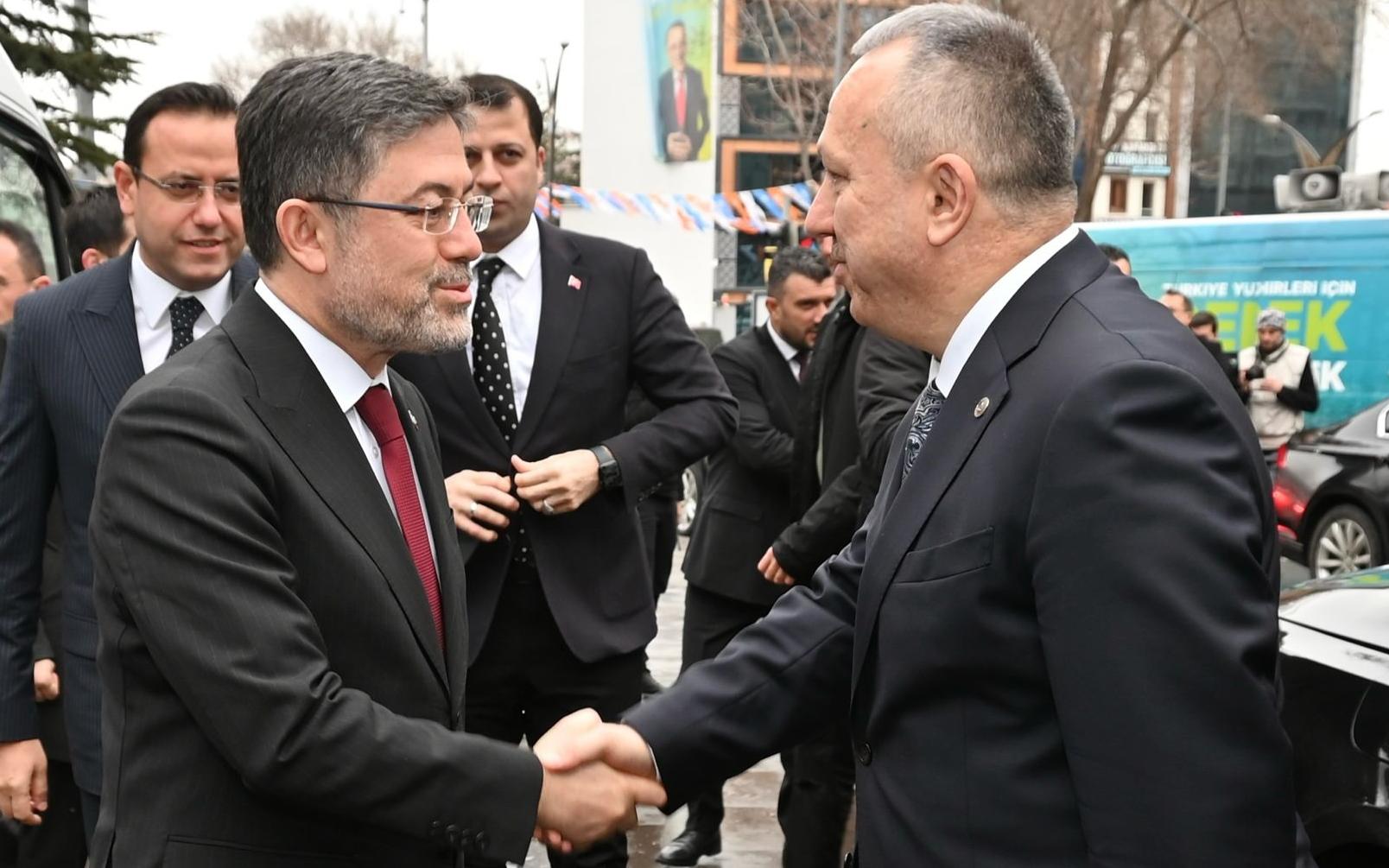 Tarım ve Orman Bakanı İbrahim Yumaklı, Nevşehir Valisi Ali Fidan’ı Ziyaret Etti