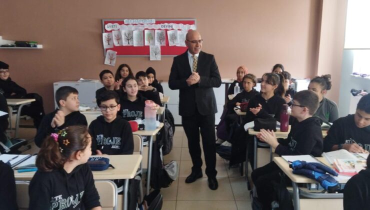 ÖĞRENME SÜREÇLERİ VE SOSYAL ETKİNLİKLER DAİRE BAŞKANI İHSAN ERKUL, OKULLARI ZİYARET ETTİ