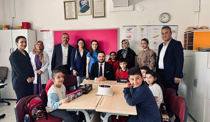 AK Parti Nevşehir’den Özel Öğrencilere Anlamlı Ziyaret