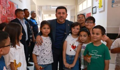 Başkan Arı’dan Miniklere Karne Hediyesi