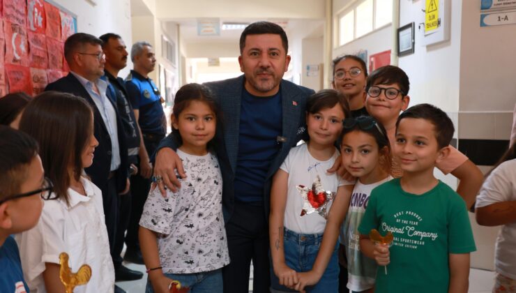 Başkan Arı’dan Miniklere Karne Hediyesi