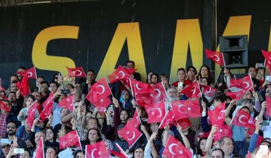 Aliağa Atatürk Stadyumu’nda Cumhuriyet Coşkusu