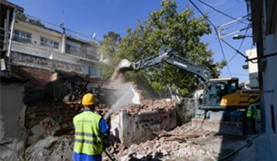Ballıkuyu dönüşüm bölgesindeki metruk yapılar yıkılıyor