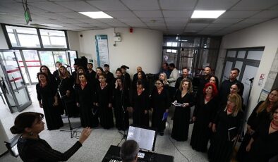 Başkan Onur Yiğit’ten Personeli Duygulandıran Cumhuriyet Sürprizi
