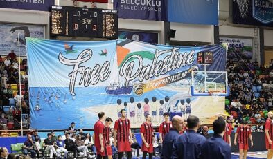 Büyükşehir Belediyespor – Gaziantep Basketbol Maçında Gazze’ye Destek Pankartı Açıldı