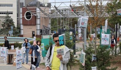 Kocaeli Üniversitesi’nde kitaplar dalından toplandı