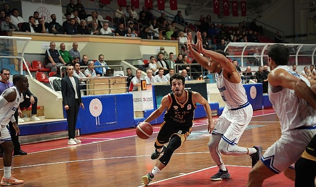 Konya Büyükşehir Zirve Takibini Sürdürdü