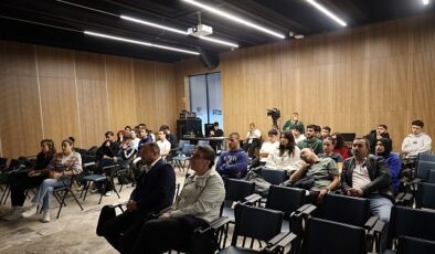 Kutlu’dan Tepük oyunu, Arpacı’dan Momo öyküsü