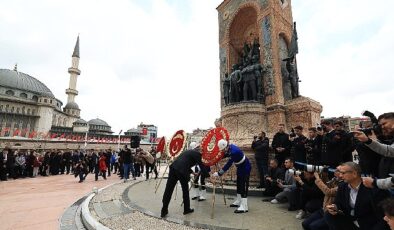 Taksim’de Cumhuriyet’in 102. Yıl Kutlaması