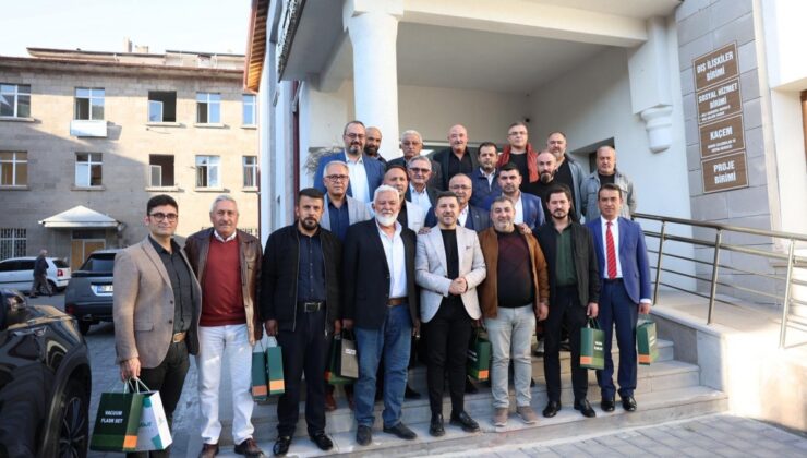 Başkan Rasim Arı’dan Muhtarlara Vefa