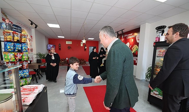 Başkan Büyükakın esnafları yalnız bırakmıyor