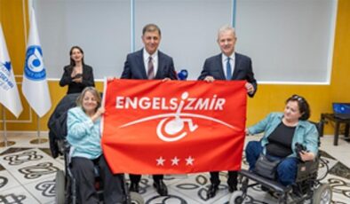 İzmir Ticaret Odası’nda Kırmızı Bayrak gururu