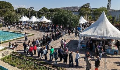 İzmirliler İZKİTAP’a akın etti