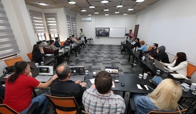 Konya Büyükşehir Personeline Yapay Zekâ Odaklı Eğitim Programı Düzenlendi