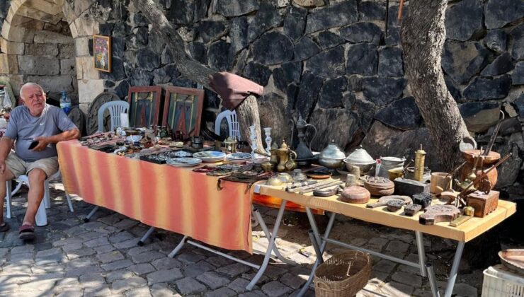 Nevşehir Antika Pazarı Kalede Açılıyor: Tarih Canlanıyor!