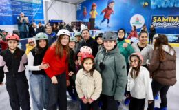 Nevşehir’de Buz Pateni Şöleni: 15 Bin Kişi Pistte Buluştu!