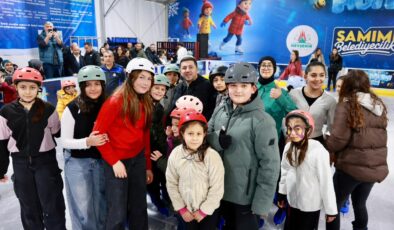 Nevşehir’de Buz Pateni Şöleni: 15 Bin Kişi Pistte Buluştu!