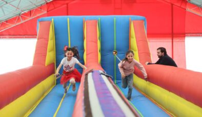 Nevşehir’de 23 Nisan Şenliği: Çocuklar Bayramı Doyasıya Yaşadı